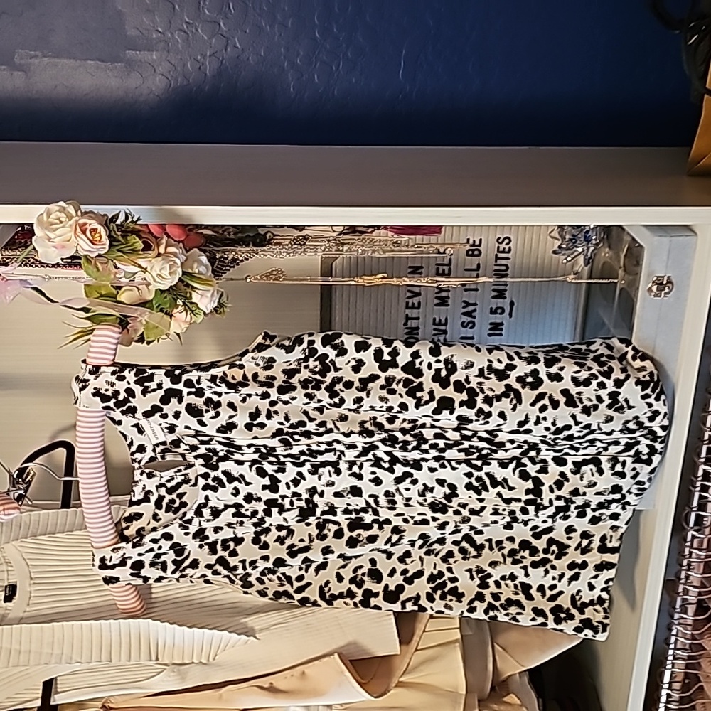 Black and white leopard print top
